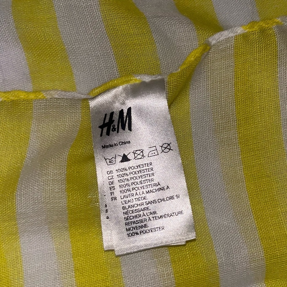 H & M yellow and white striped scarf - Picture 2 of 5